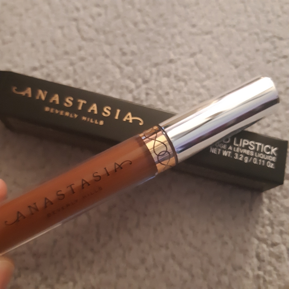Anastasia Beverly Hills liquid lipstick in Maude